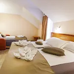 Vegov Hram 호텔 3*