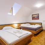 Vegov Hram Dol pri Ljubljani
