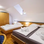 Vegov Hram 3* Dol pri Ljubljani