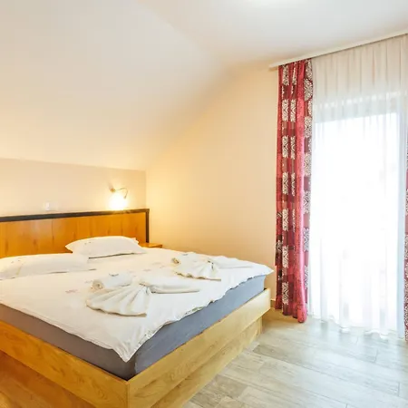 Vegov Hram Hotel 3*