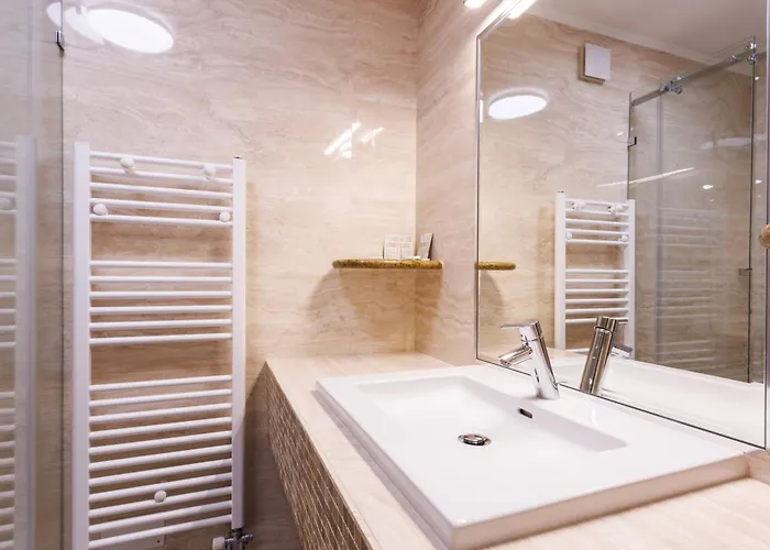 Vegov Hram מלון 3*