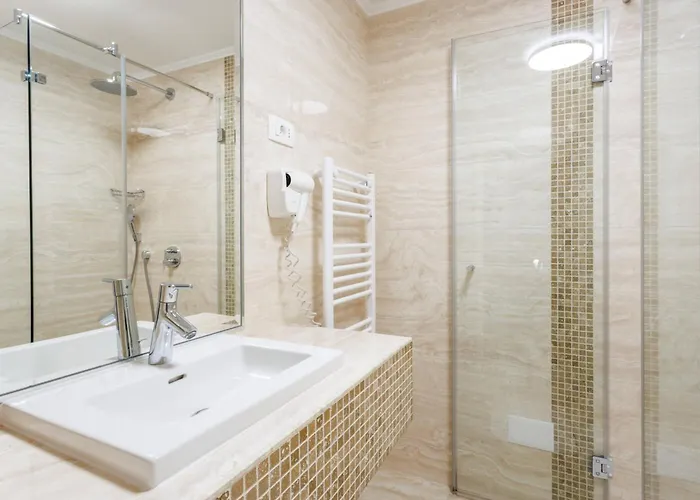 מלון Vegov Hram 3*