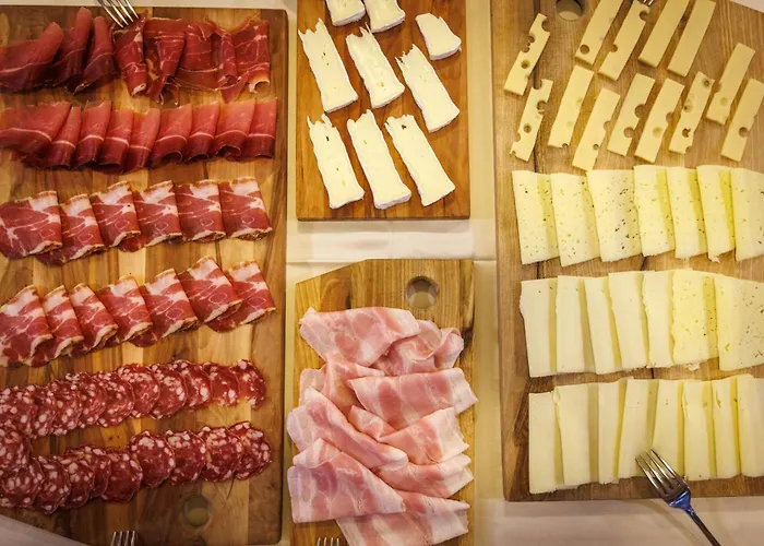 מלון Vegov Hram 3*